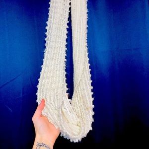 Dotted infinity scarf